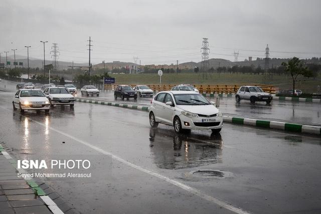 افزایش لغزندگی جادهها با آغاز بارشها؛ هشدار پلیس راهور نسبت به حوادث احتمالی