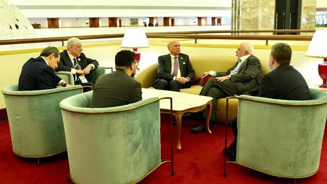 تاکید ظریف و فؤاد حسین بر حل مسالمتآمیز بحرانهای منطقه