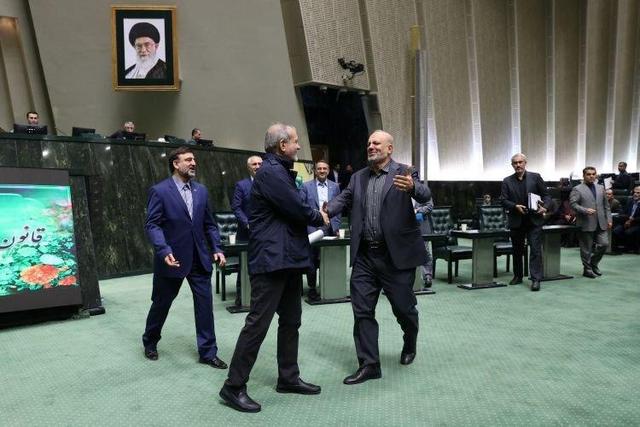 کدام وزرای دولت زیر تیغ استیضاح رفتند؟