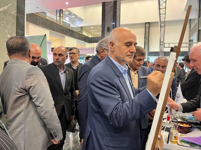 رونمایی از ۷ محصول دانش بنیان همزمان با هفته پژوهش در ارومیه