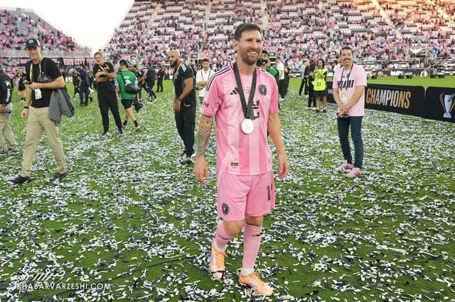 لحظه احساسی برای مسی فرا رسید/ لئو: انتظار این لحظه را میکشیدم...