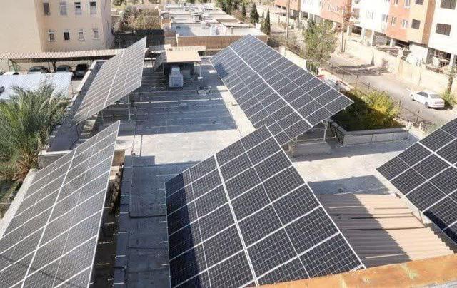 نصب ۲۰۷ نیروگاه خورشیدی بر بام منازل مددجویان خراسانشمالی