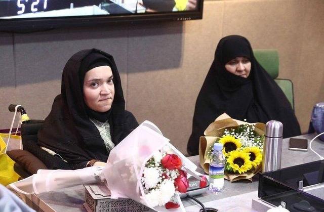 مادر فاطمه عارفنژاد: فاطمه در جریان محبت شاعران و اهالی فرهنگ هست