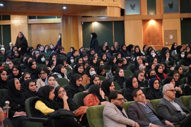 اساتید: دانشجو نشاط دانشگاه است؛دانشجویان: علاقه قلبی به وطن داریم