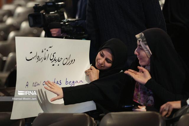 دانشجویان پیشتاز روشنگری و خدمت به کشور هستند