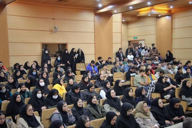 گفتوگوی بیواسطه استاندار سمنان با دانشجویان؛ مطالبات صنفی تا دغدغه آینده ایران