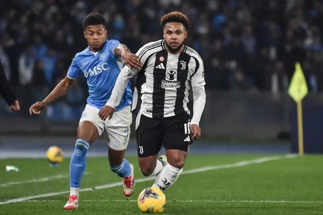 شکست بانوی پیر در شهر ناپل/ رمیها باختند