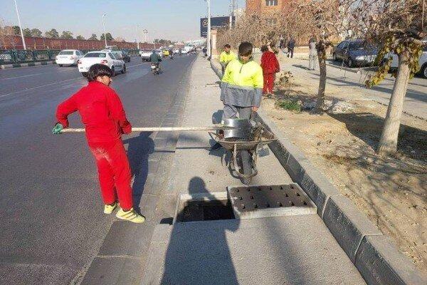 اجرای روزانه طرحهای لایروبی و برگتکانی در منطقه ۹ تهران