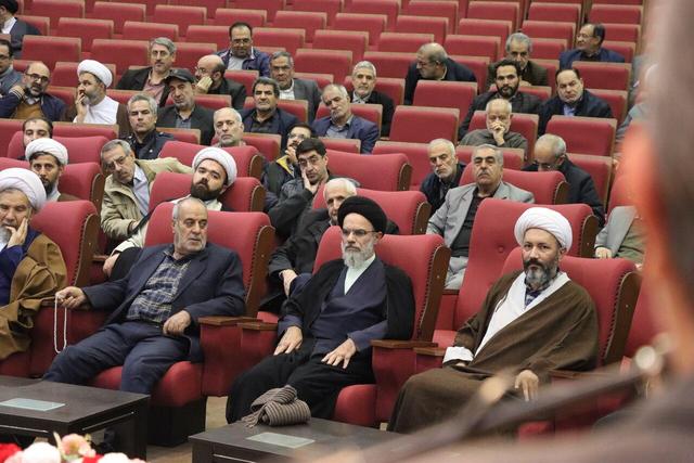 برگزاری نشست اعتکاف در مصلی اعظم تبریز