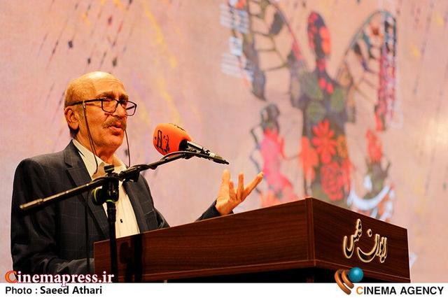 «طنز» بهترین روش برای «تغییر رفتارهای غلط اجتماعی» است اما این امر منوط به «نویسندهای» است که «دغدغه اصلاح» داشته باشد نه صرفاً «کسب درآمد»!