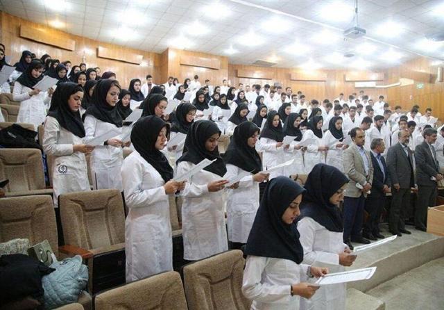 افزایش ظرفیت دانشجوی پزشکی در بوته نقد استاد و دانشجو + فیلم