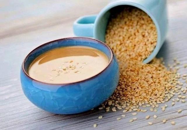 خواص شگفت انگیز مصرف ارده برای صبحانه / ۵ پیشنهاد خوشمزه با ارده برای صبحانه