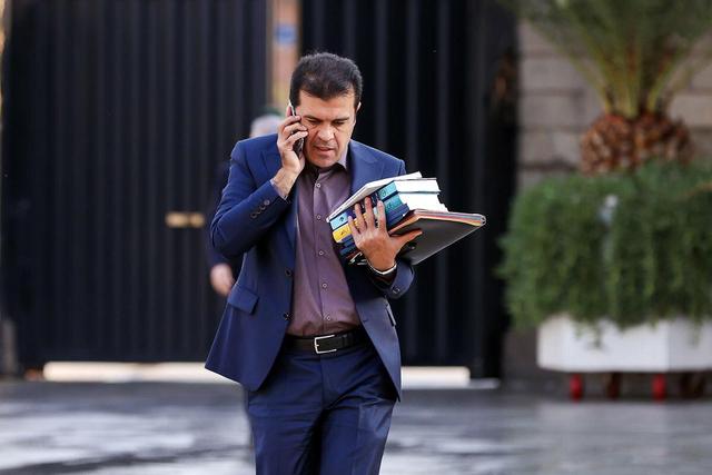 خطوط تلفن همراه اعضای دولت چگونه بدون فیلتر شدند؟