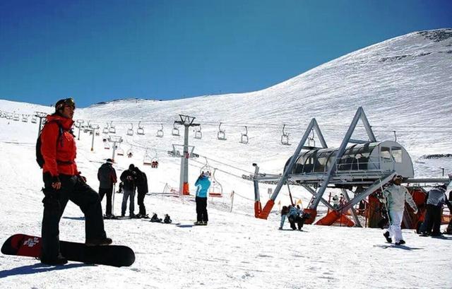 ببینید | بارش ۱۰ سانتیمتر برف در توچال