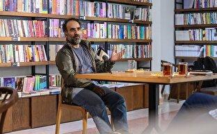 نویسندهای که روایتش را به ایوان طلا گره زده است