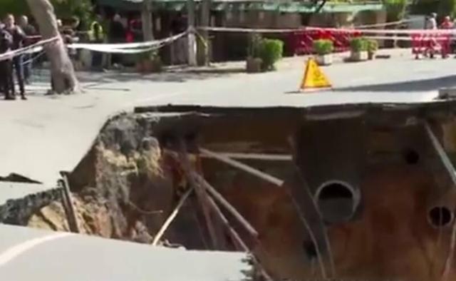 بزرگراههایی که دهان باز میکنند!