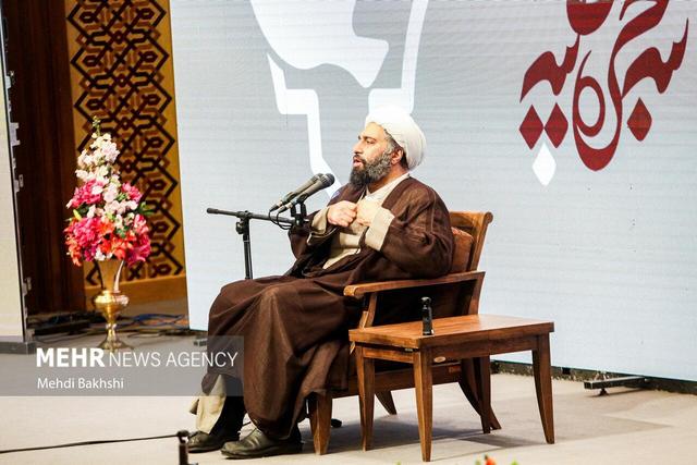 کاشانی: همه عظمتها و برکات شیعیان از تربیت حضرت زهرا(س) منشأ میگیرد