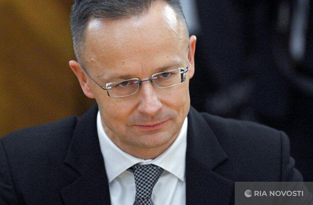 وزیر خارجه مجارستان: اتحادیه اروپا امنیت جهانی را به خطر میاندازد