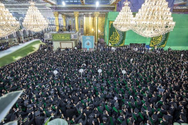 سوگند وفاداری ۵۰۰۰ دانشجو در صحن مطهر حضرت عباس (ع)