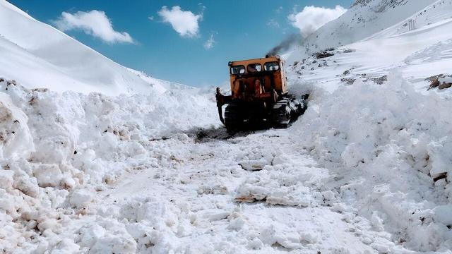 برف در فریدونشهر؛ گردنه کلوسه بازگشایی شد