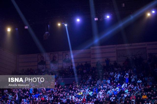 واکنش «علیرضا دبیر» به تشویق «رسول خادم»/ بازی با ایران ساده است آقای کورتوا؟