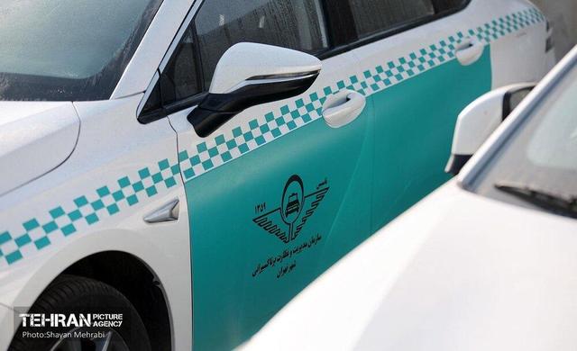 افزایش قیمت بنزین تأثیری بر کرایه تاکسیها ندارد/ موارد تخلف را به ۱۳۷ اعلام کنید