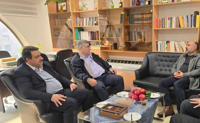 همکاری رادیو و حوزه هنری برای ساخت طنز پاک و خلاقانه در صداوسیما