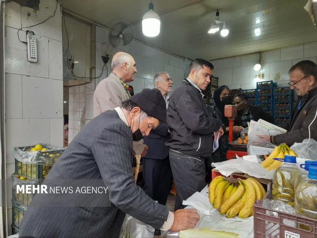 یلدا در سایه گرانی؛ خانوادهها منتظر حراج و خرید در وقت اضافه هستند