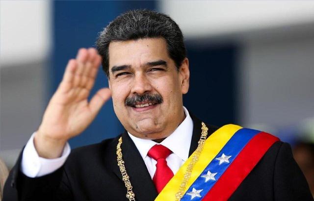 ببینید | مادورو با چفیه فلسطینی تولدش را جشن گرفت