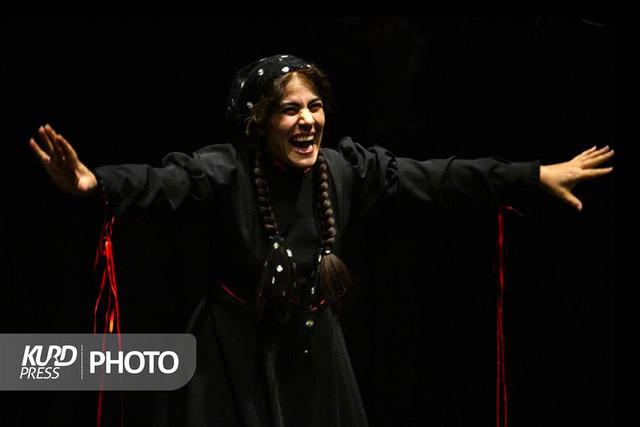 جشنواره بین المللی تئاتر کردی سقز/ عکس: فربد باوه ای