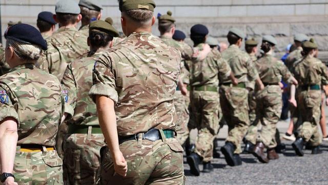 آیا انگلیس برای جنگ با روسیه آماده میشود؟