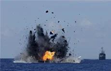 حمله ارتش آمریکا به سه قایق در اقیانوس آرام با ۸ کشته / لحظه انفجارها را ببینید (فیلم)