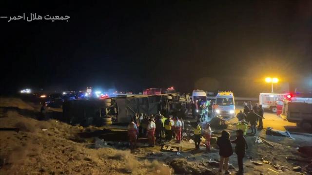 افزایش جانباختگان واژگونی اتوبوس در محور نطنز ــ اصفهان