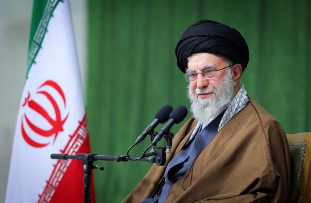 تذکر مهم رهبر انقلاب درباره مشکلات و تنگدستیها در کشور