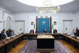 پزشکیان: مهمترین اولویت ما توسعه ناوگان عمومی و تکمیل کریدورهای ریلی کشور است