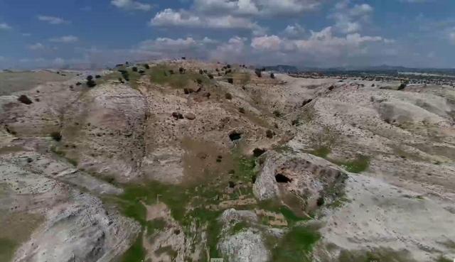 سرازیرشدن باران از کوههای زیارت سیدسلطان محمد رودان