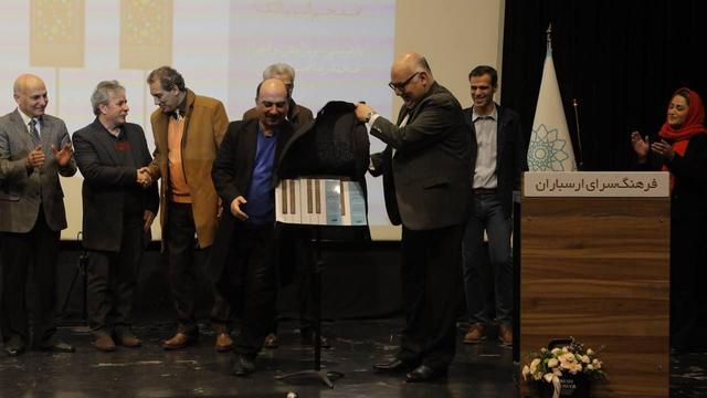 از دربار قاجار تا شب یلدا، روایت یک ساز تنها/ رونمایی از «مشق پیانونوازی ایرانی» در فرهنگسرای ارسباران