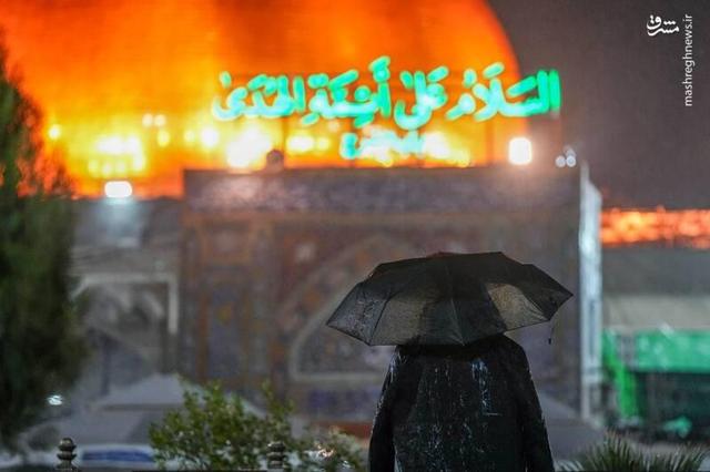 عکس/ حال و هوای بارانی زائران در حرمین سامرا