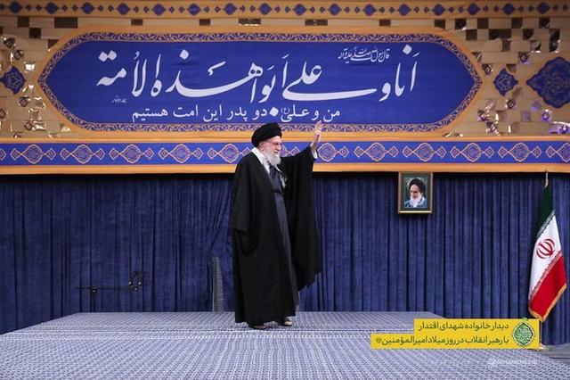 دیدار خانواده شهدای اقتدار با رهبر انقلاب در روز میلاد امیرالمومنین(ع)