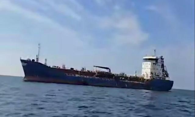 فرار نفتکشهای سایه با این تاکتیک از محاصره آمریکایی ها