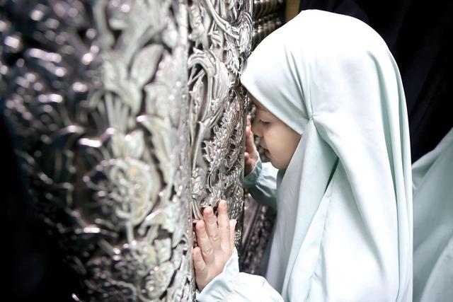 با کریمان کارها دشوار نیست