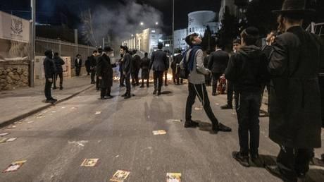 Bus runs over ultra-Orthodox Jews protesting in Jerusalem (VIDEO)