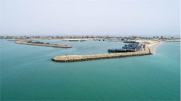 توقیف ۴ شناور متخلف و کشف کالای ممنوعه در آبهای جاسک