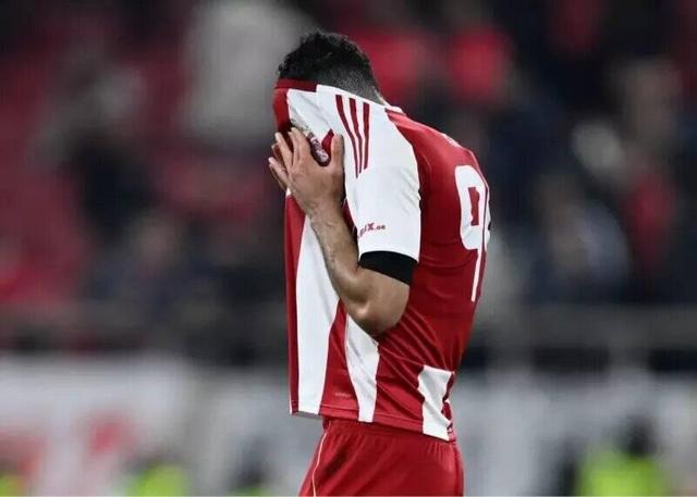 فیلم/ رد شدن گل المپیاکوس به لورکوزن به خاطر آفساید طارمی