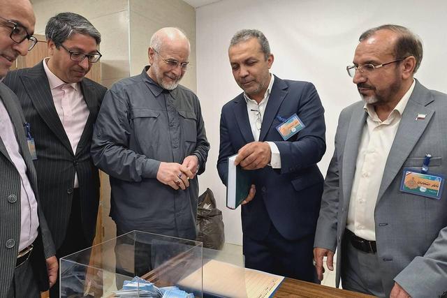 رنجبرزاده: رایگیری الکترونیکی اجلاسیه سوم بهتر از کاغذی بود/ رایگیری در ساختمان مجلس برگزار و همه مراحل فیلمبرداری شد/ قالیباف اولین نفر رای داد