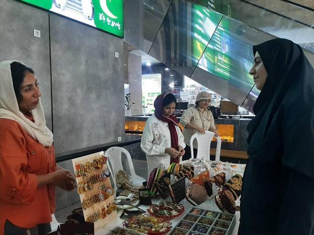 بازارچه صنایعدستی هرمزگان در بندرعباس برپا شد