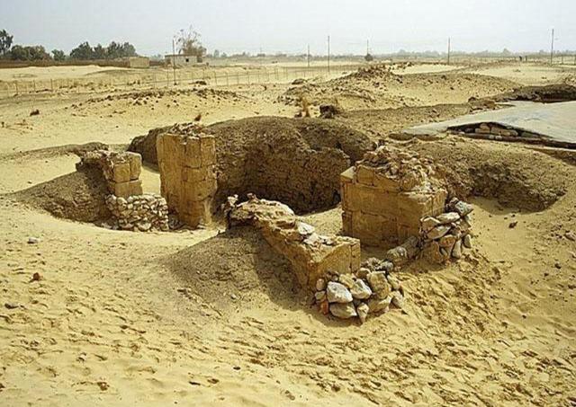 کشف بقایای معبد در مصر؛ یافتههای تازه از دوران فراعنه در واحه بحریه/ نام فرعون ۲۶۰۰ ساله بر سنگنوشتههای تازه پیدا شد