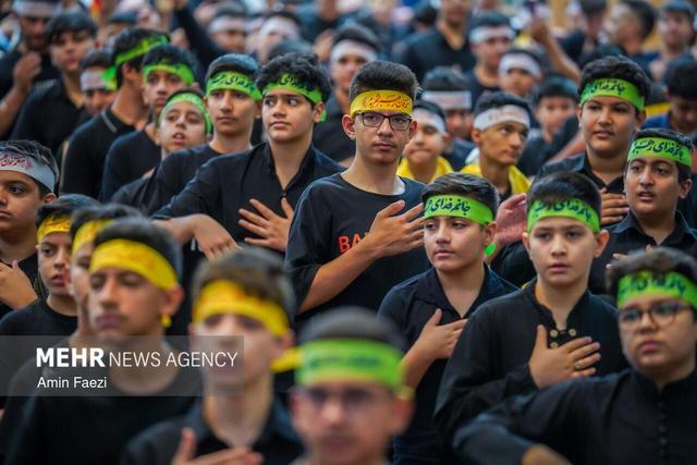 عزاداری دانش آموزان دیار مومنان در بازار بزرگ و تاریخی کاشان