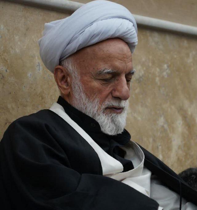 حضور پرشور در تشییع پیکر رهبر شهید تجدید میثاق با آرمانهای نظام اسلامی است