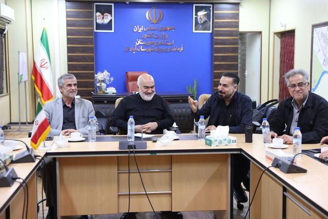 استاندار خوزستان:با تمام توان از تیم فوتبال صنعتنفت آبادان در لیگ برتر حمایت خواهیم کرد